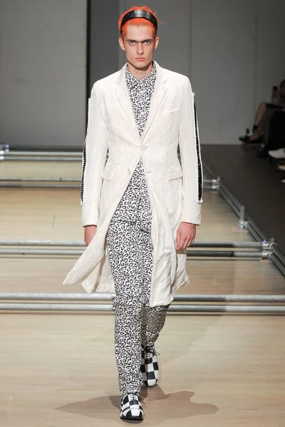 Look 7
